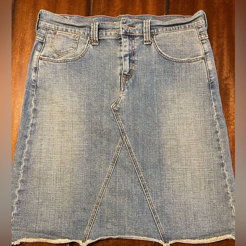 LEVI STRAUSS DENIM SKIRT!